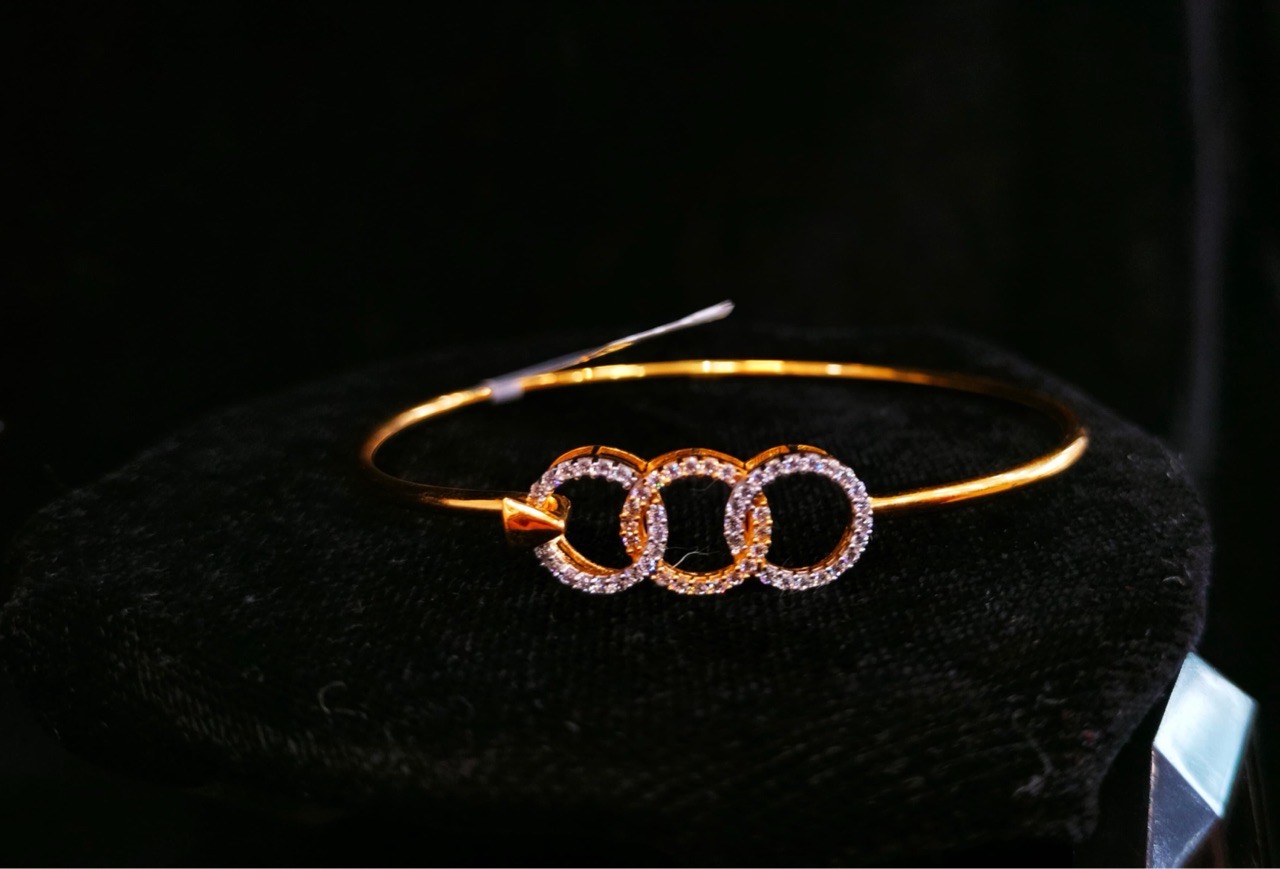 Women Bracelet / Kada