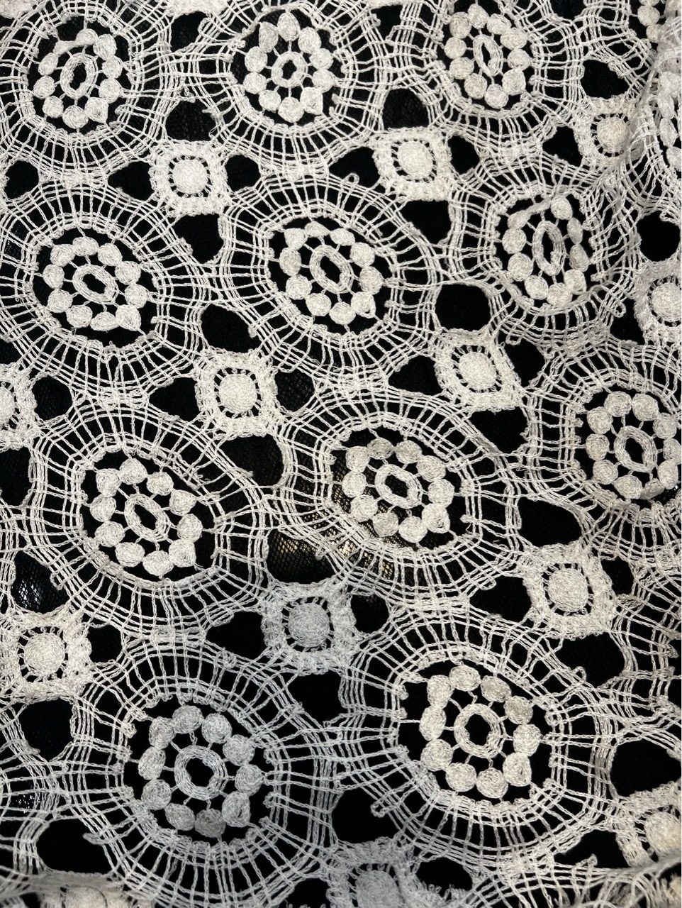 FACR6022 Crochet Lace by Fabrik Affaire view 2