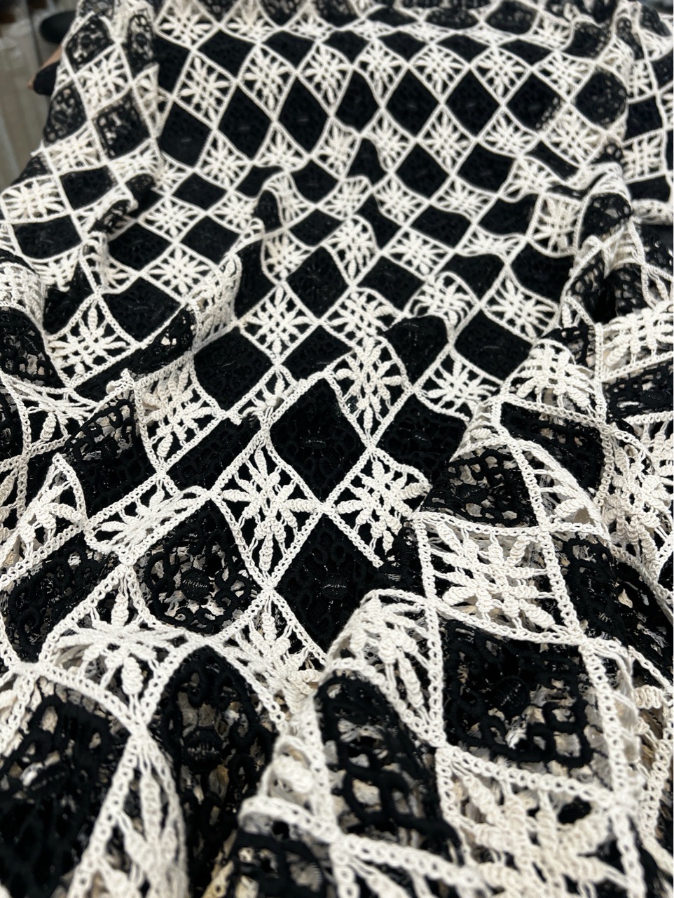 FACR6006 CrochetLace Overlay