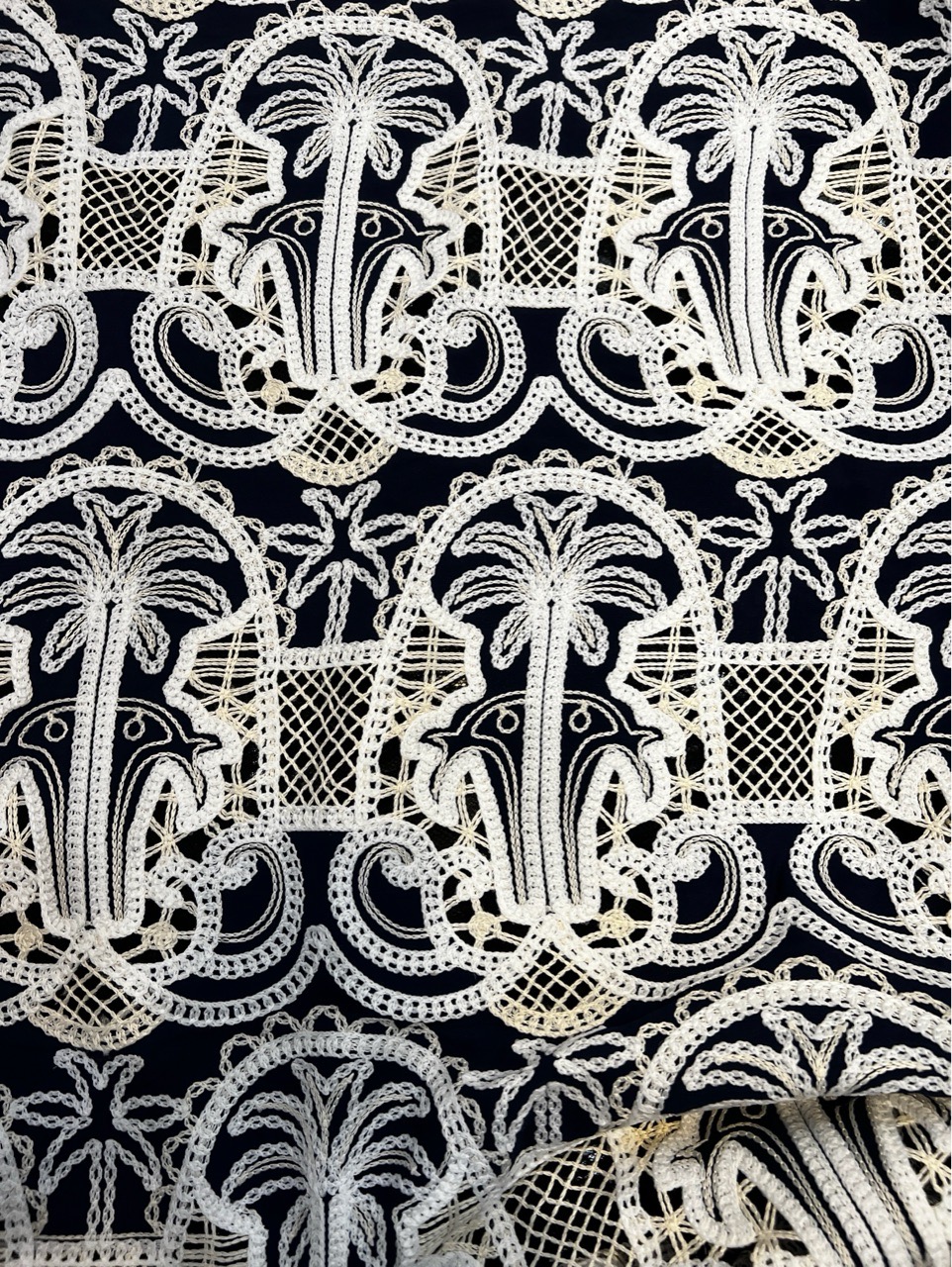 FACW8014 Cutwork Tree view 2