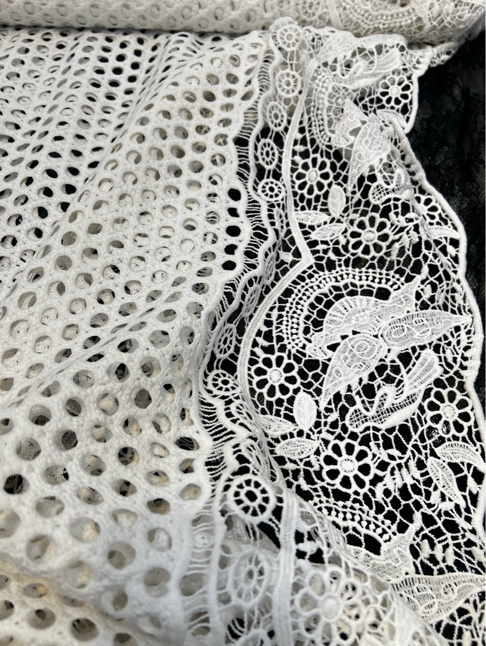 FAGPO110 Guipure Lace Fabric view 3