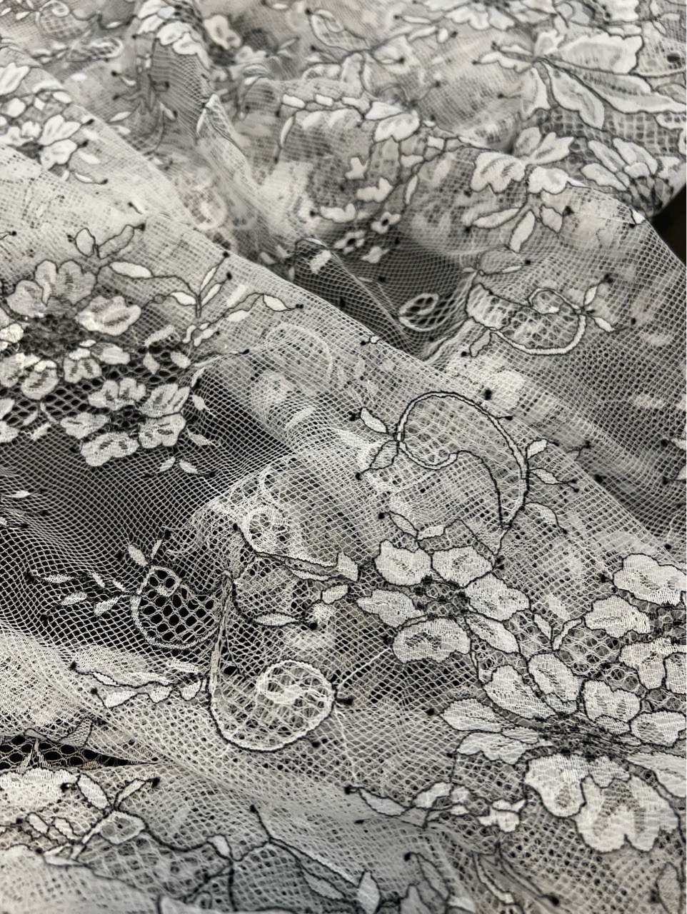FACP1010, 150 X 300 CMS BLACK/ WHITE view 2