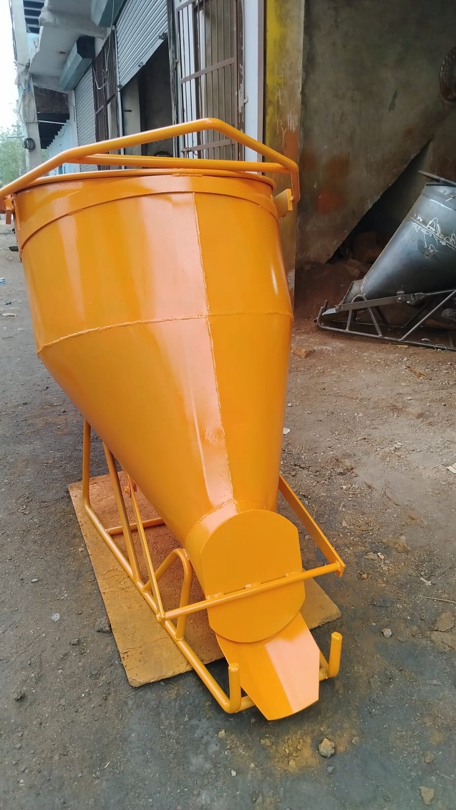 Concrete Bucket view 2