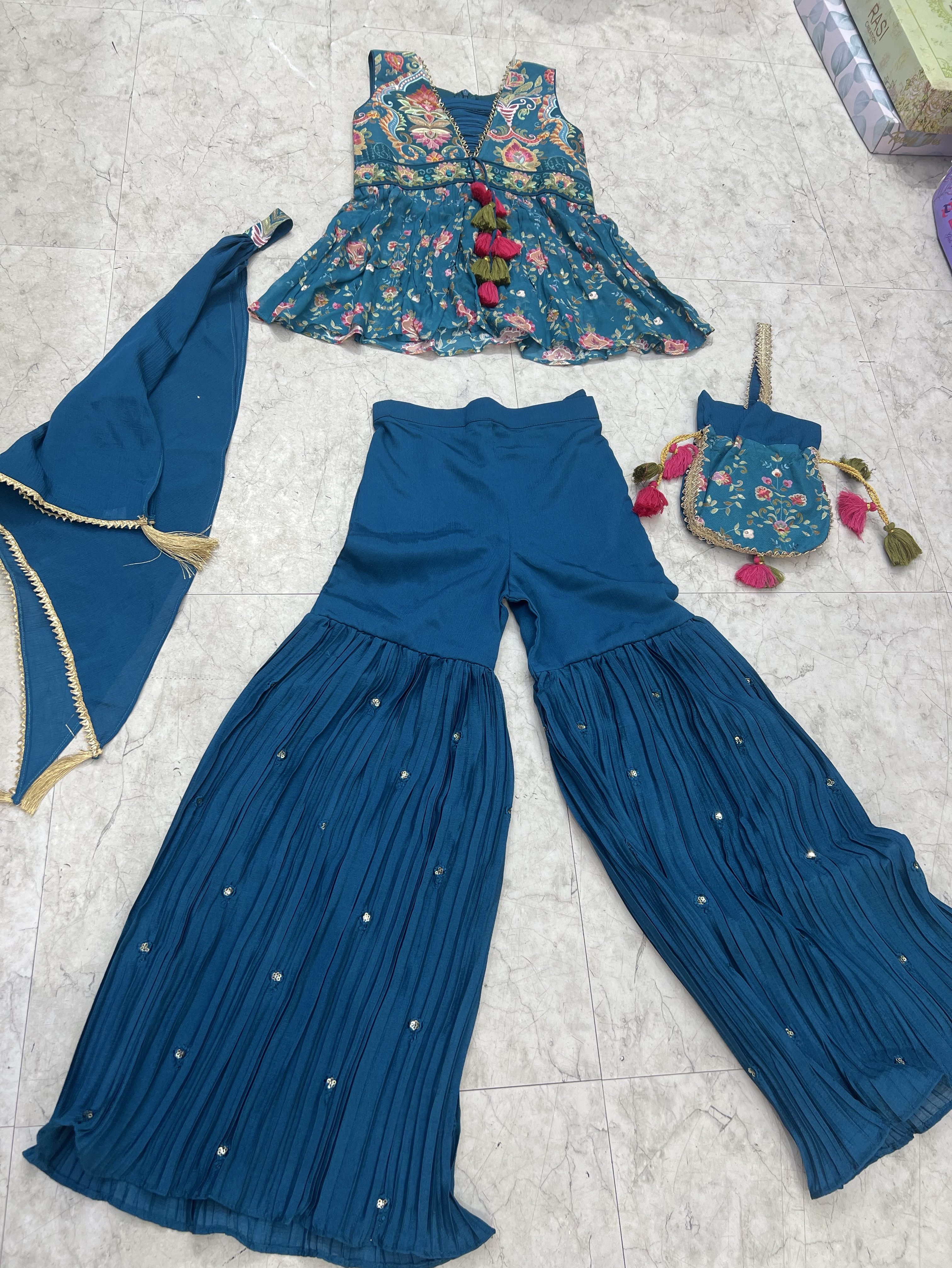 Girls Ethnic Wear Set view 2