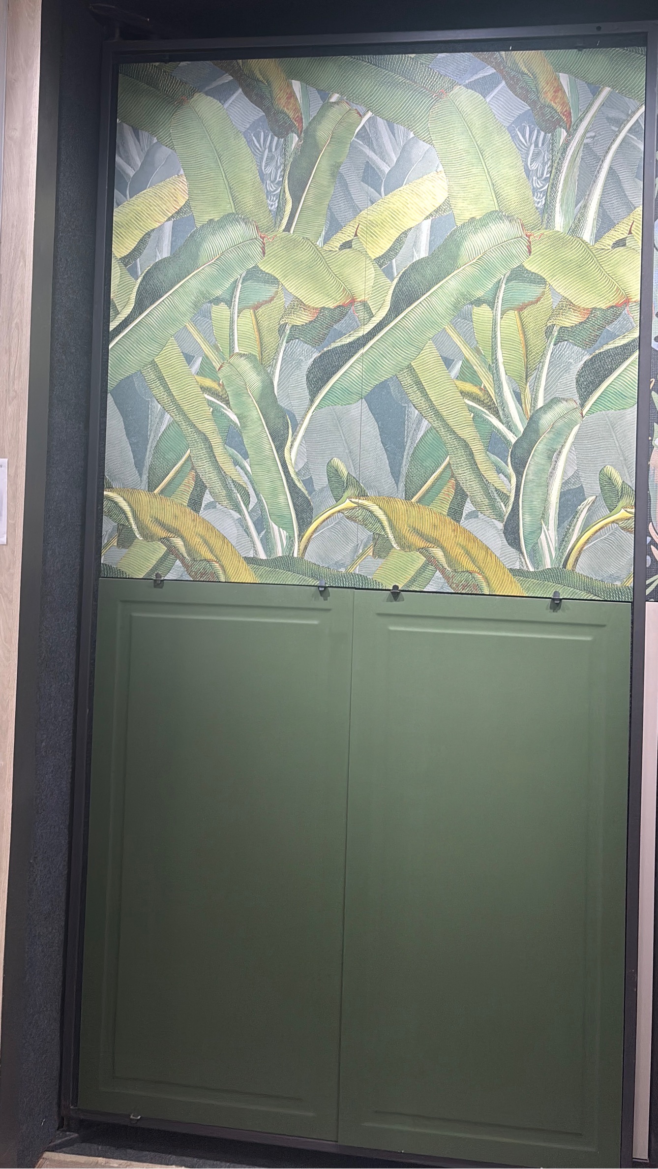 Tropical Leaf Wall Tiles view 2