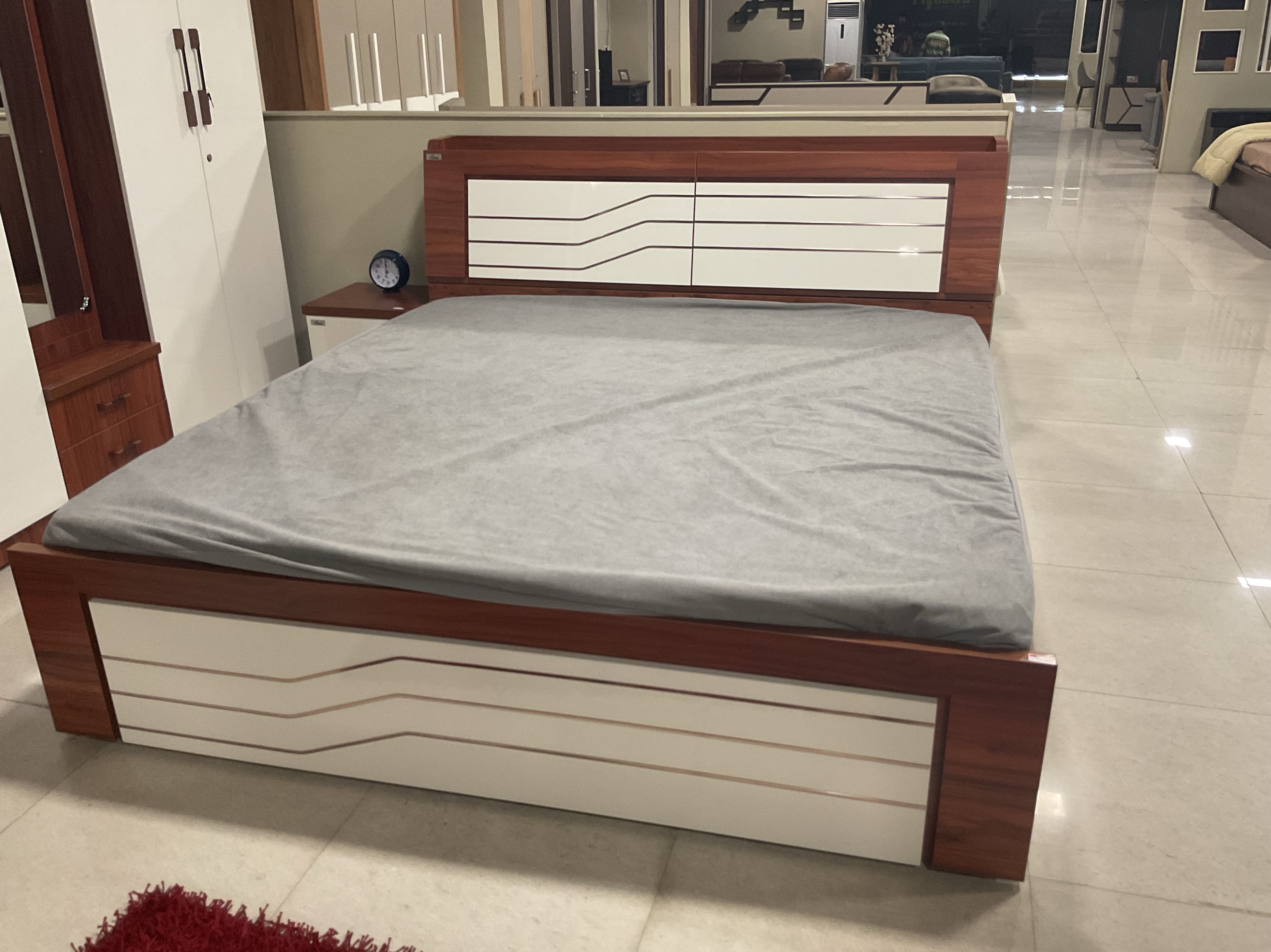 Reef Palla Bed Manual Storage view 2
