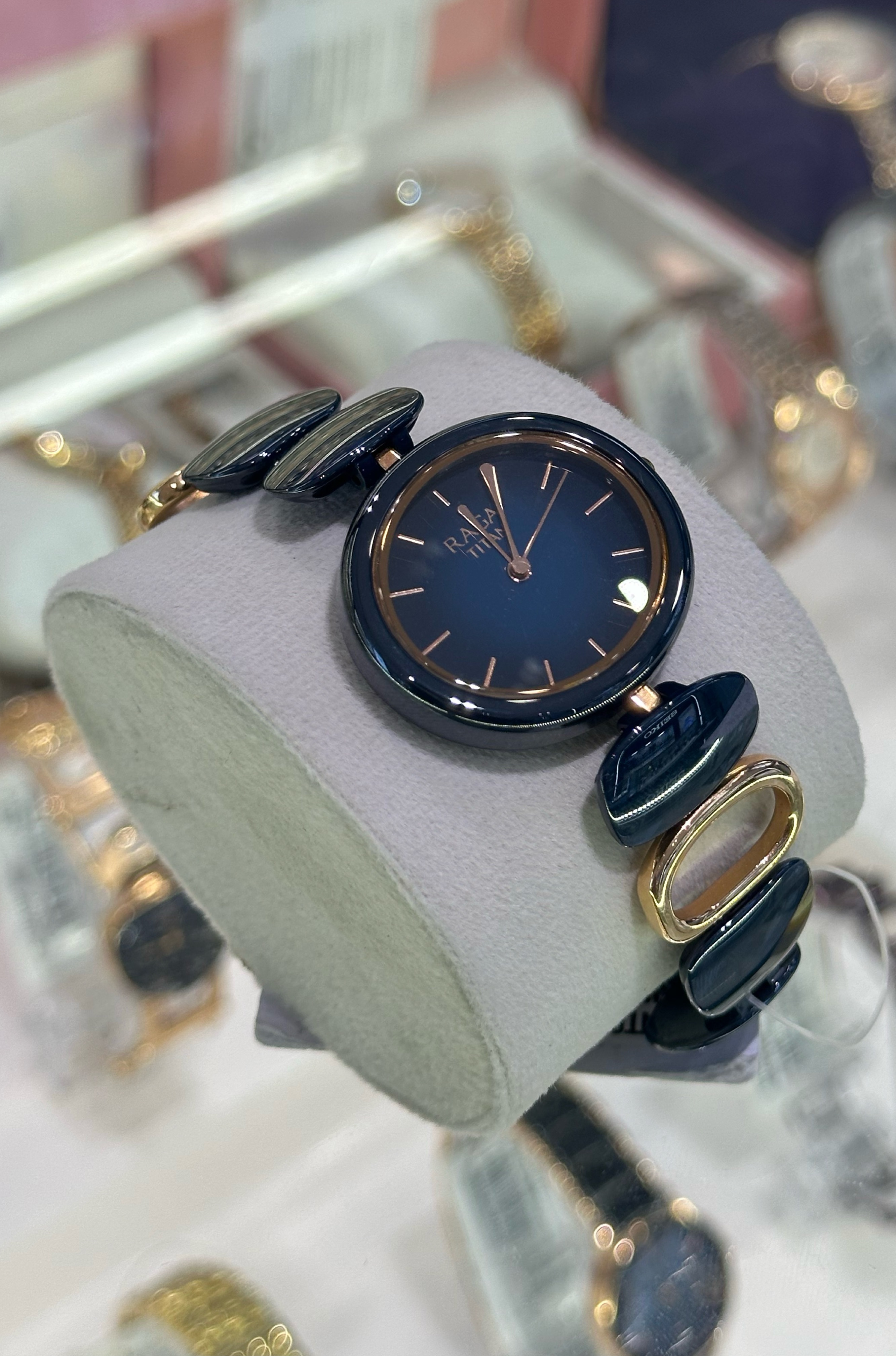 Titan Raga N5146KD01 view 2