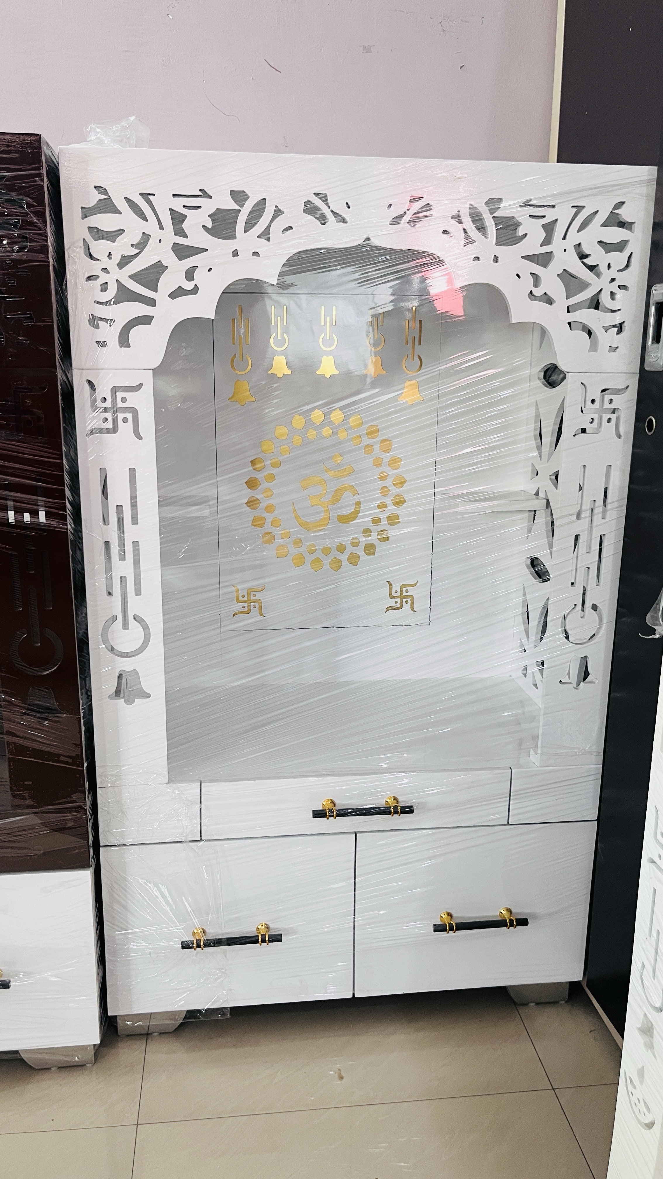 Ornate Mandir Wooden 4x2.5 - Complete Wooden view 2