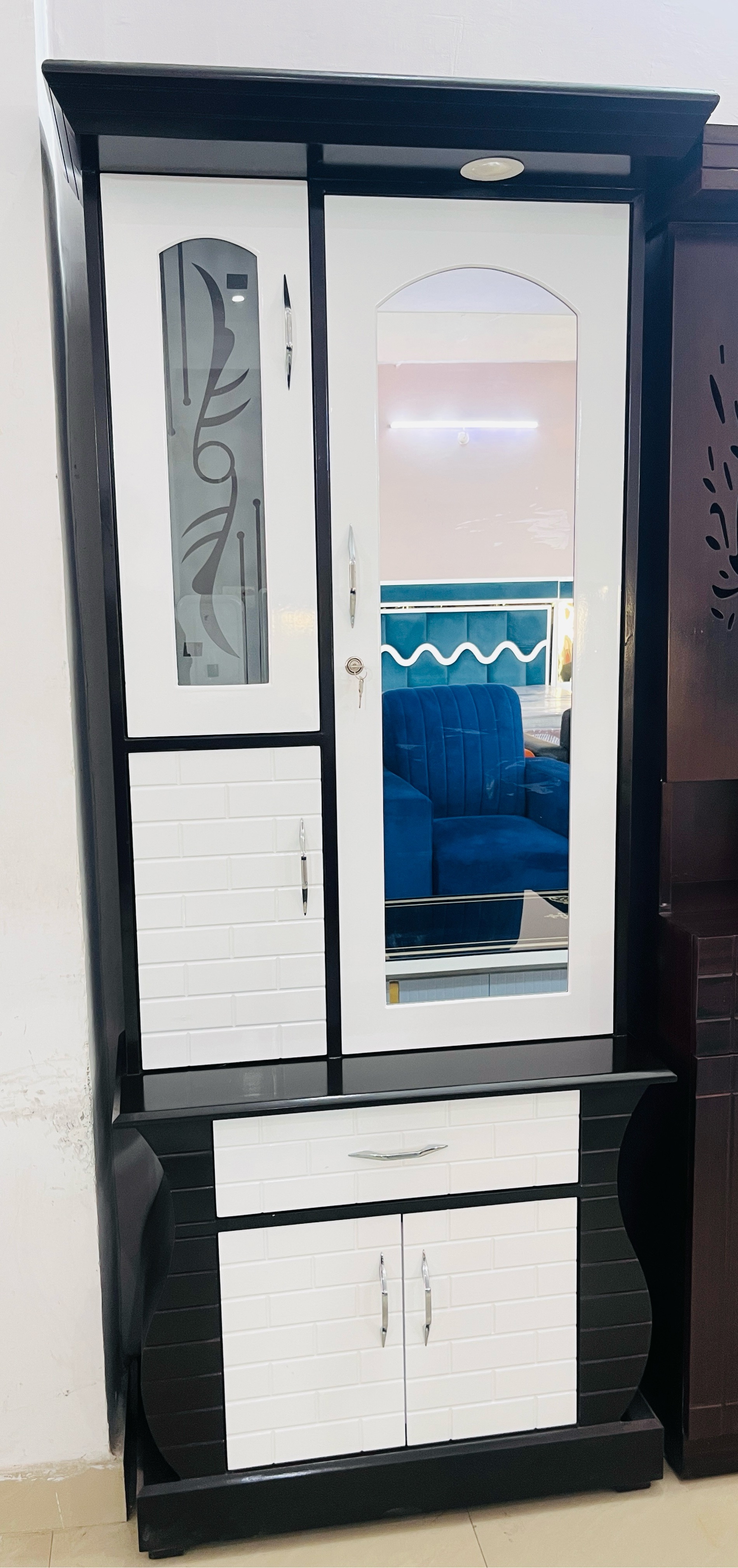 Elegant Mirrored Dressing view 2