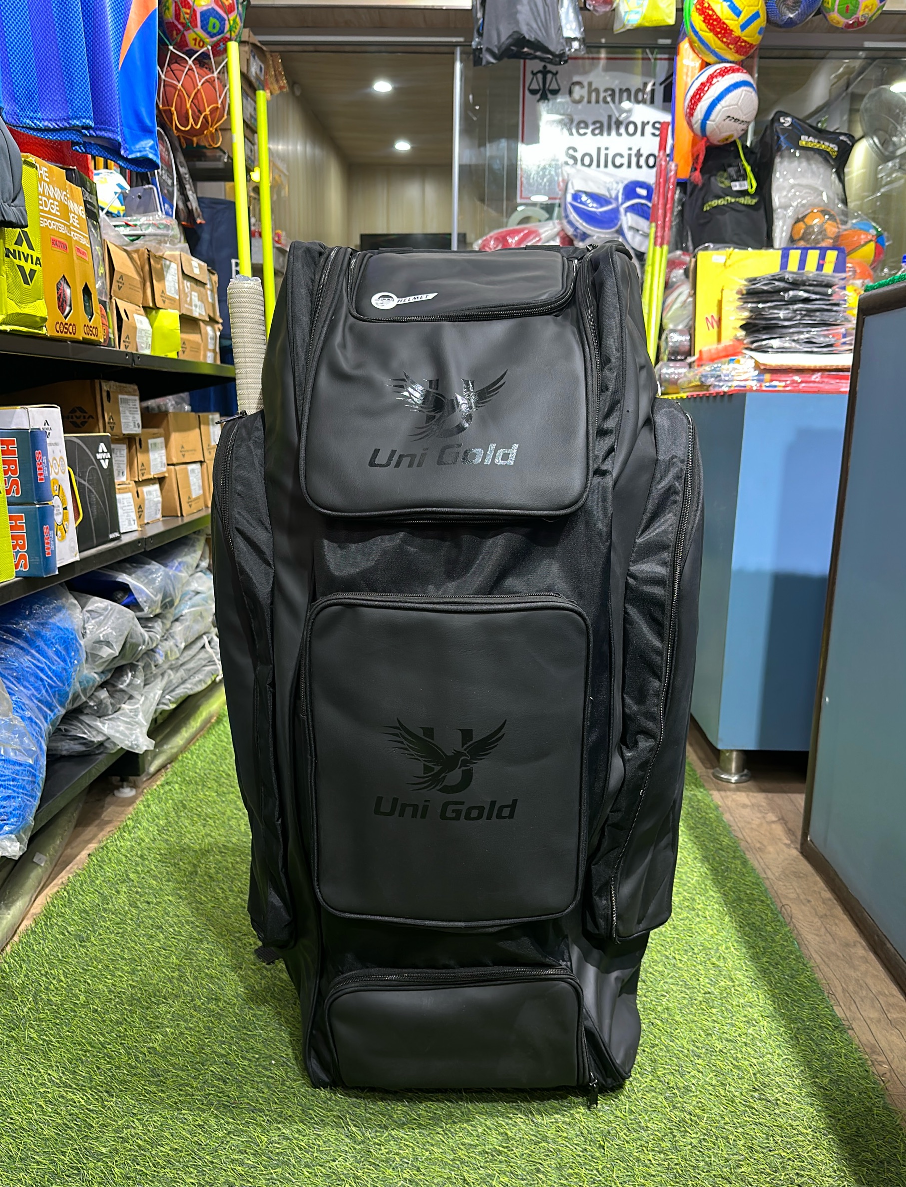 Uni Gold Cricket Kit Bag with wheels view 2