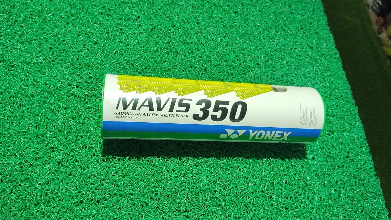 Mavis 350 Shuttlecock view 2
