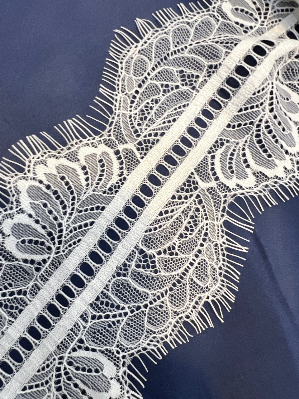 FAL03  Lace Trim view 2