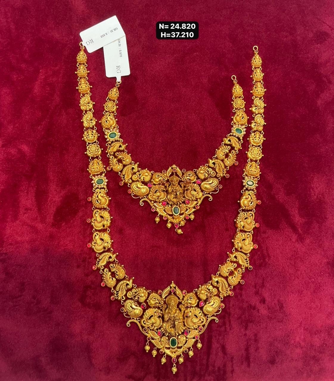 Traditional Gold Necklace Set view 8