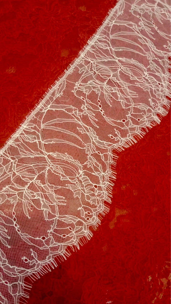 FAL122 Chantilly Lace Trim view 2