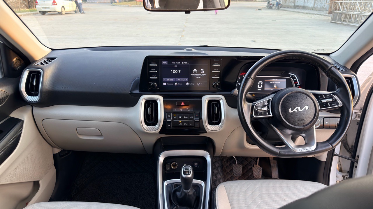 Kia Sonet view 10