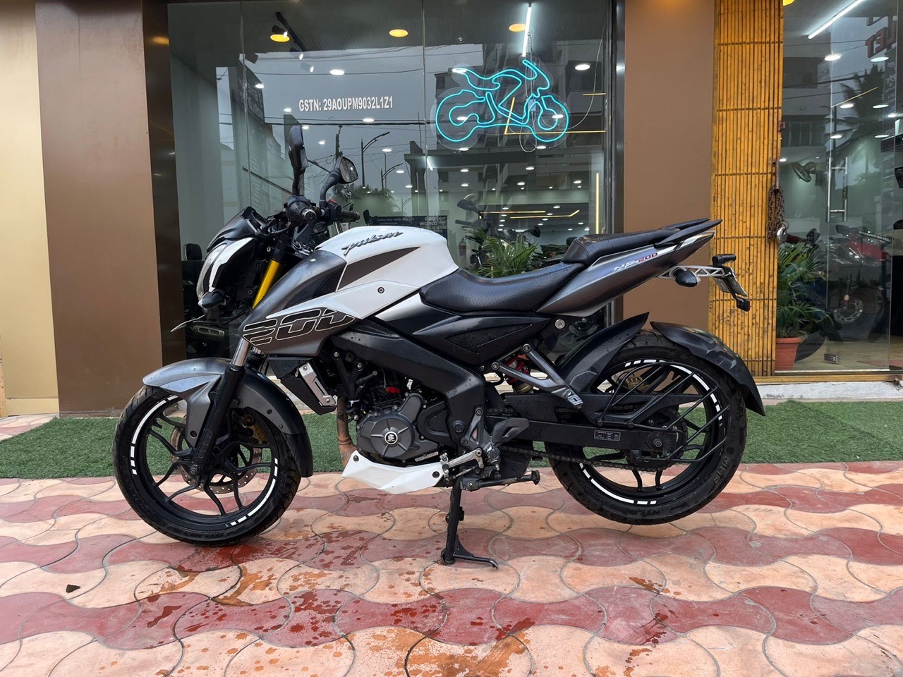 Pulsar Ns 200/ 2018 Model view 5