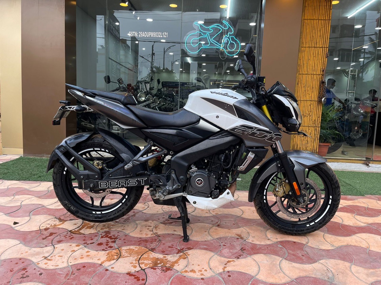 Pulsar Ns 200/ 2018 Model view 4