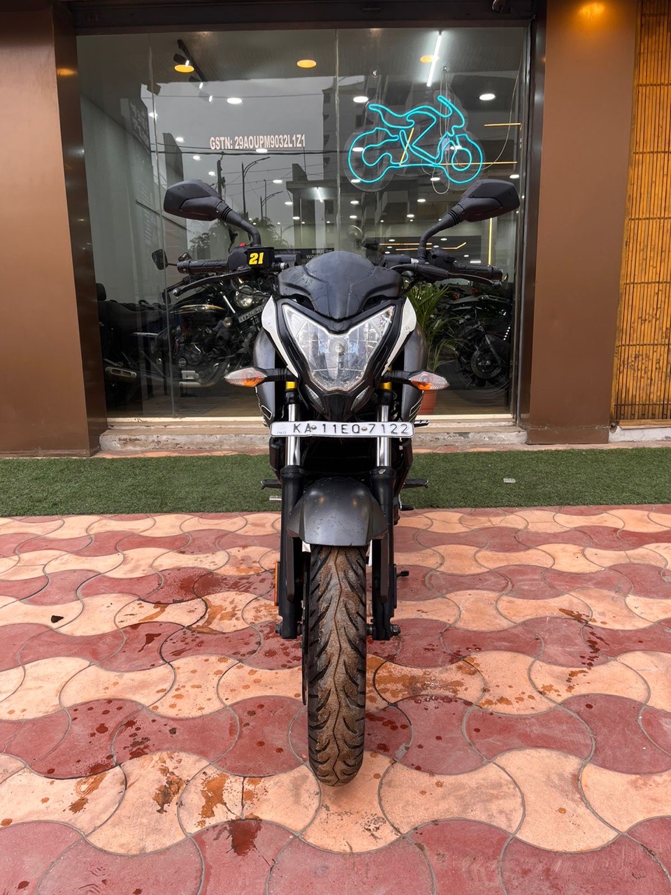 Pulsar Ns 200/ 2018 Model view 3
