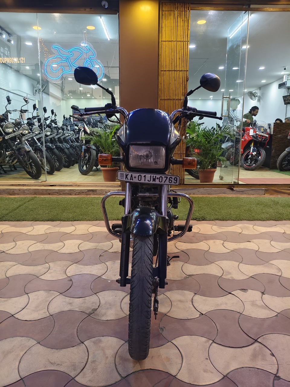 Hero Splendor Plus/ 2023 Model view 3