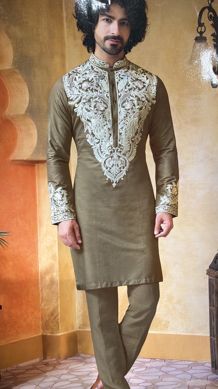 Embroidered Kurta by Fine Traders view 2