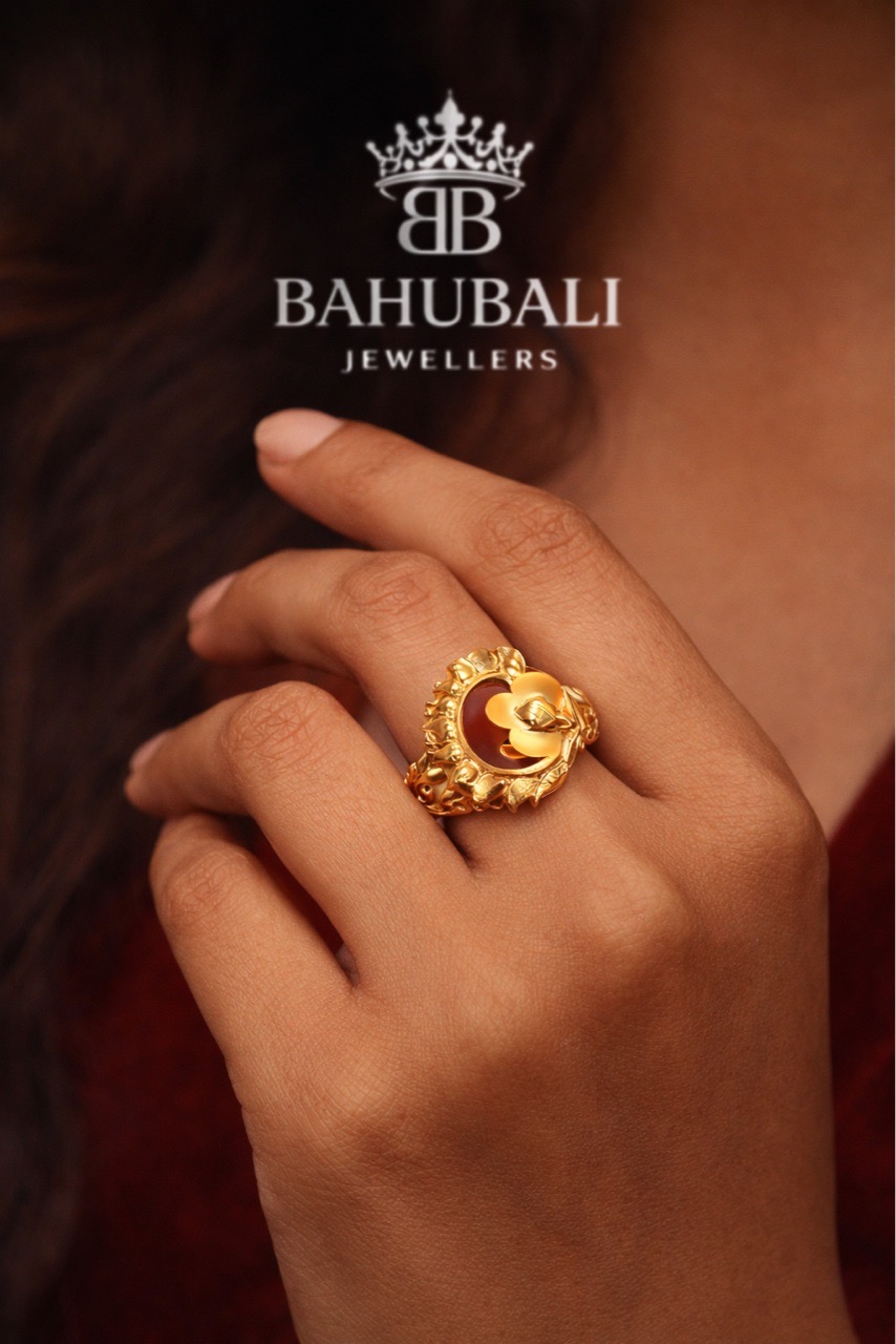 Golden Floral Ring - Bahubali Jewellers