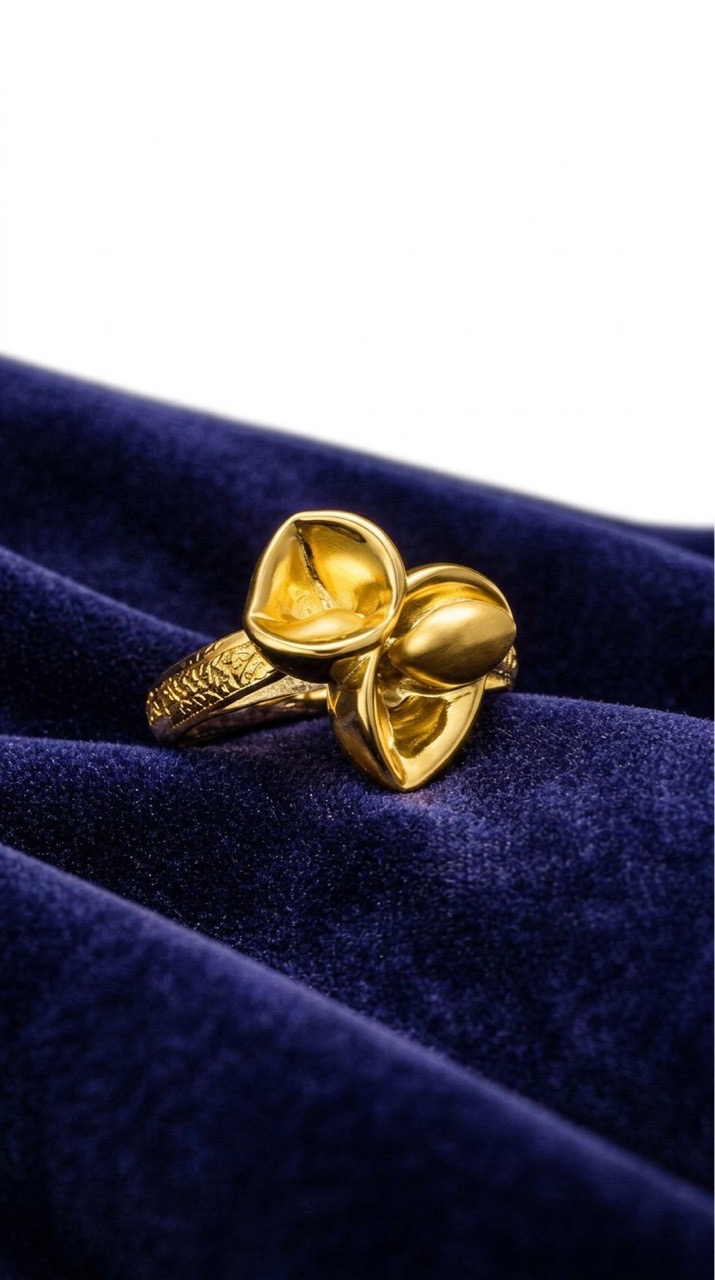 Gold Floral Ring by Bahubali Jewellers view 2