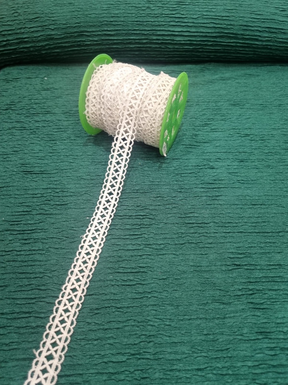 FAGL09 Lace Trim view 2