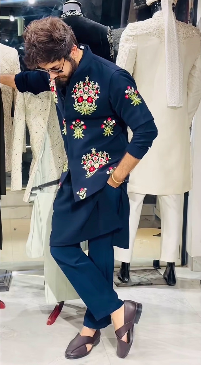 Floral Embroidered Kurta Pant And Jawharcut Set
