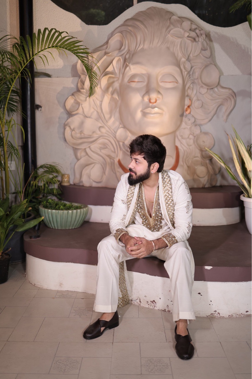 Embellished Vneck Kurta + pant + stole view 3