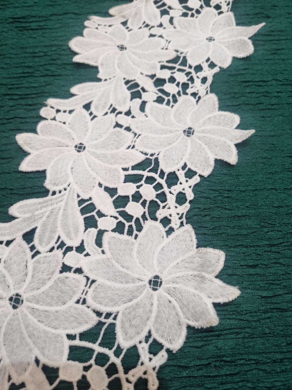 FAGL17 Flower Lace Trim view 2