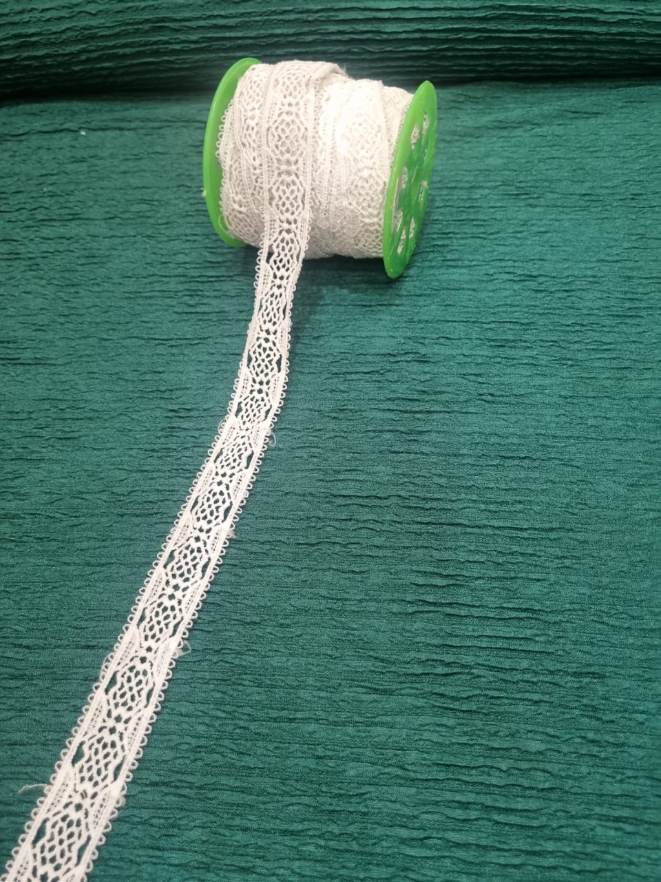 FAGL18 Lace Trim view 2