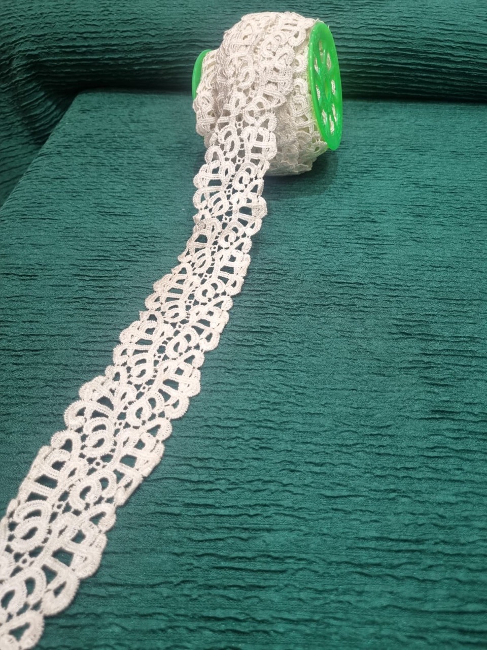 FAGL28 Lace Trim - White view 2