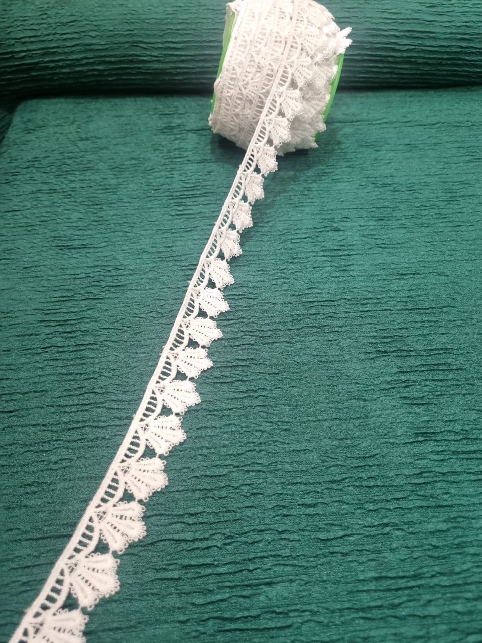 FAGL40  Lace Trim view 2