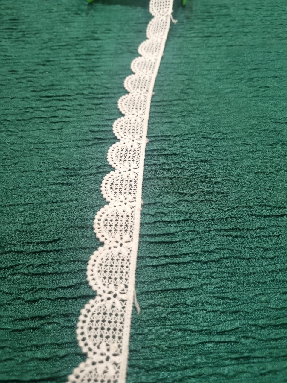 FAGL42 Lace Trim view 2
