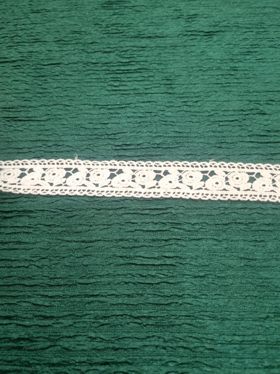FAGL62 Lace Trim view 2