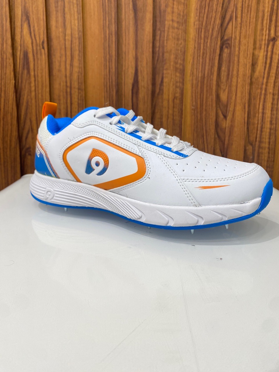 Dunite Cricket Shoes view 2