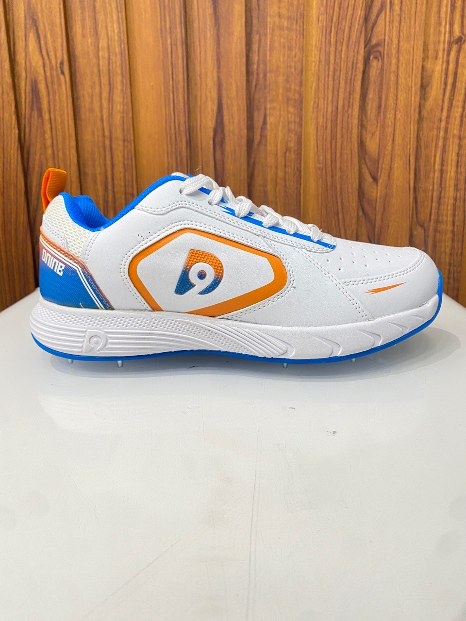 Dunite Cricket Shoes view 4