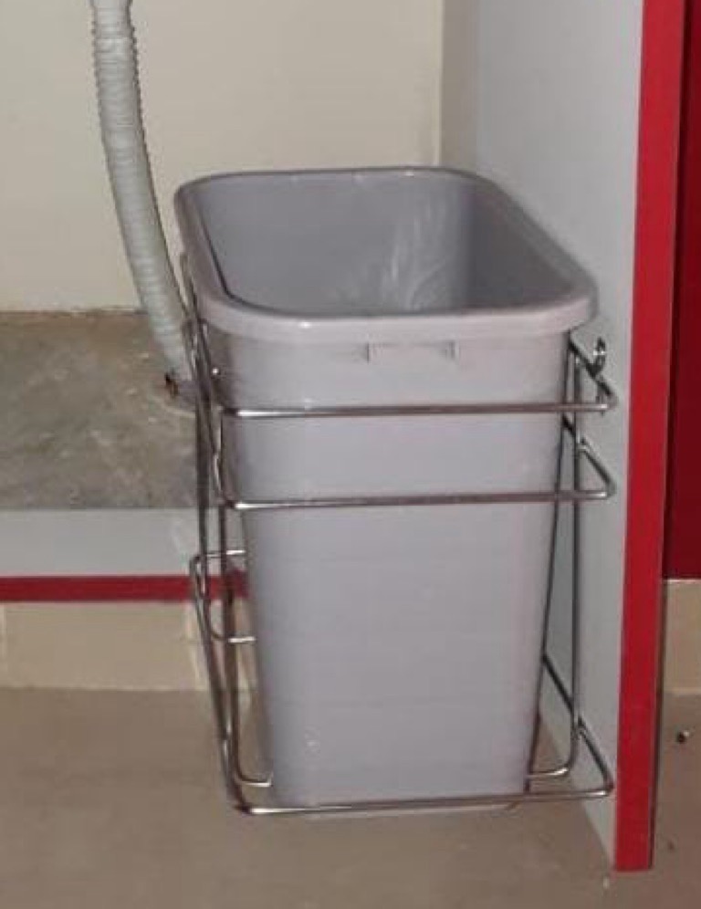 Simply Wire PVC Dust Bin