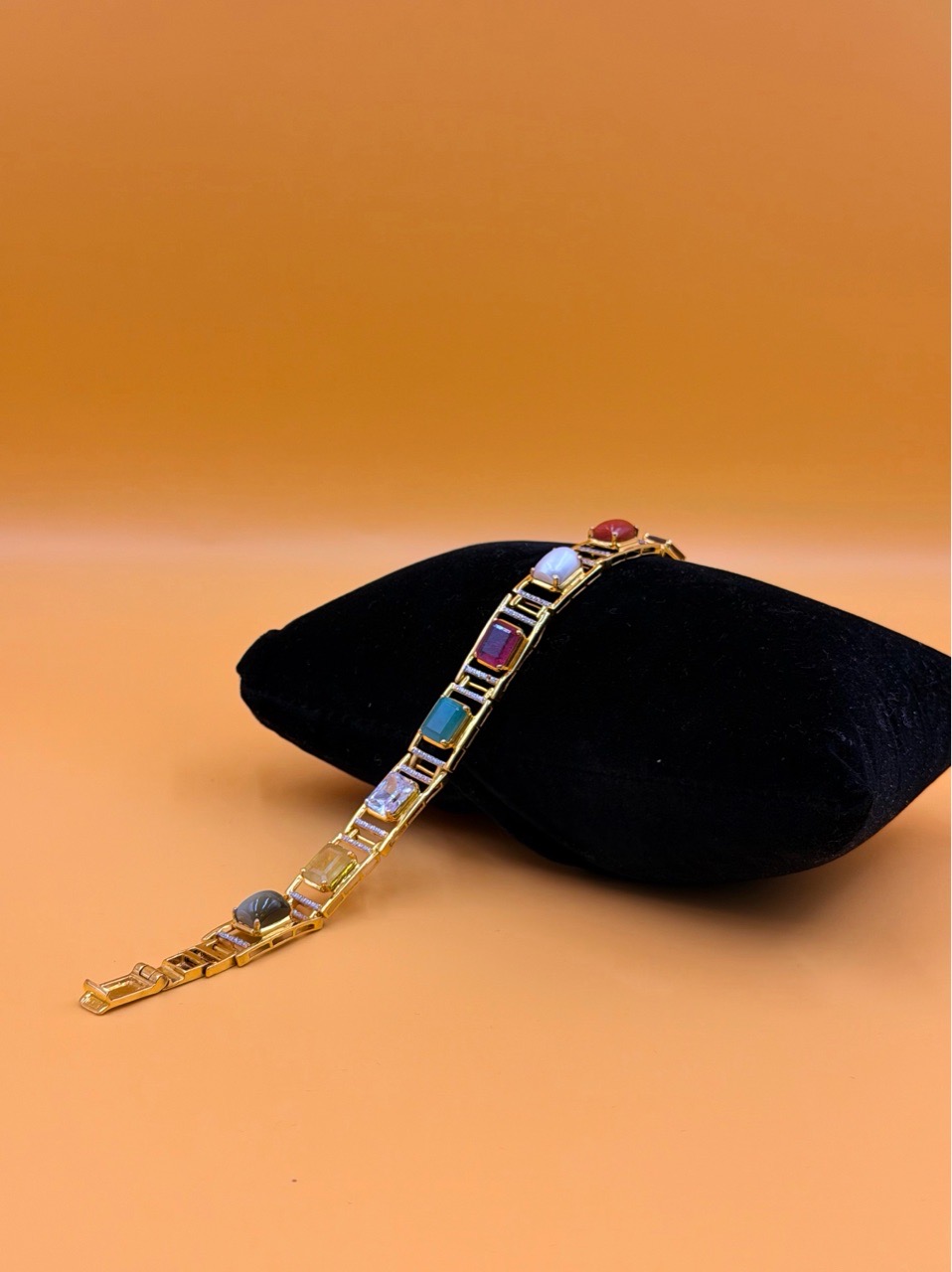 Navratan Gold Gets Bracelet