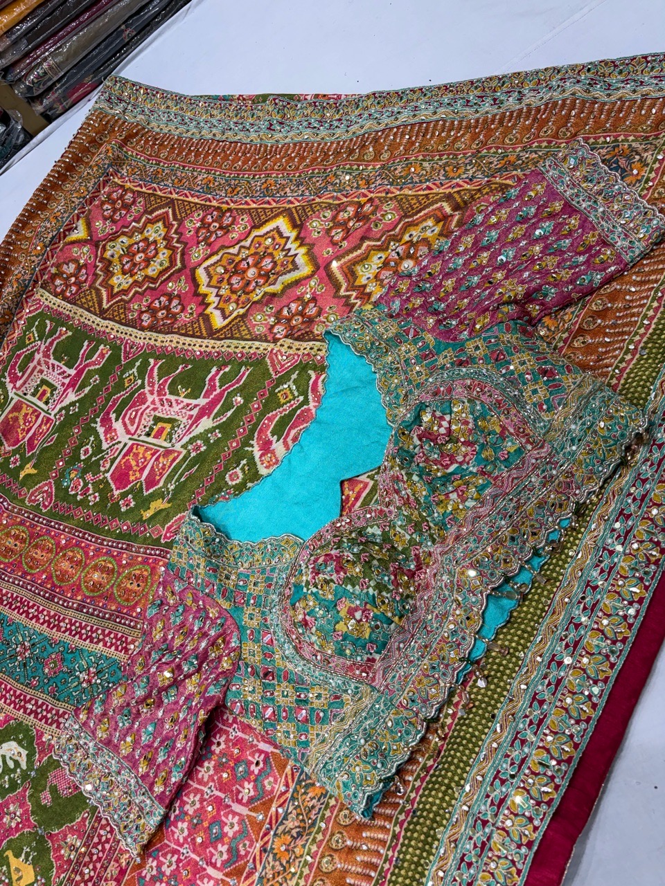 Traditional Bandhani Saree view 3