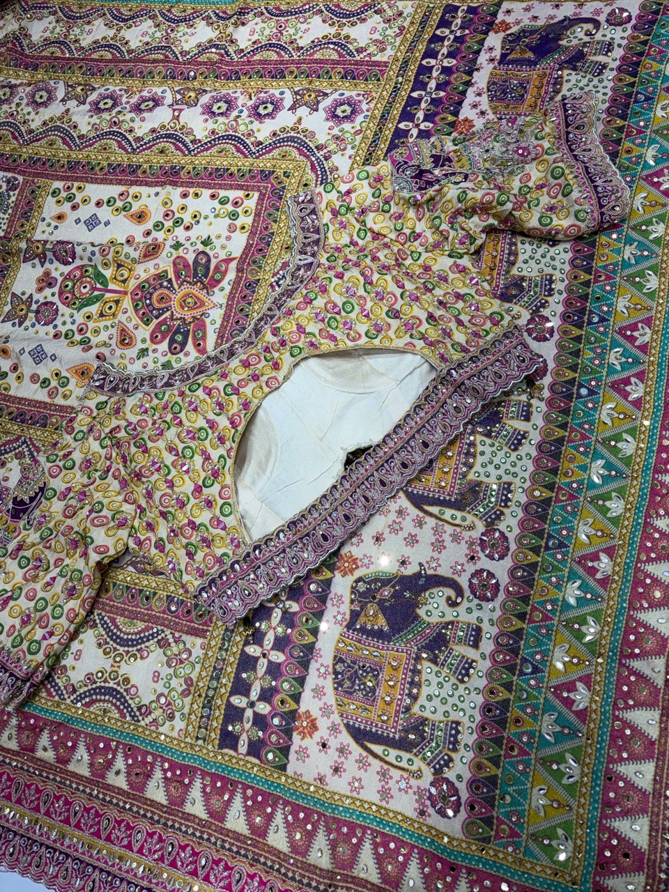 Traditional Saree with Elephant Motif view 3