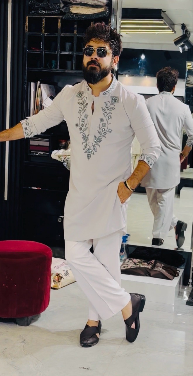 Leaf Embroidered Work Kurta With Pant