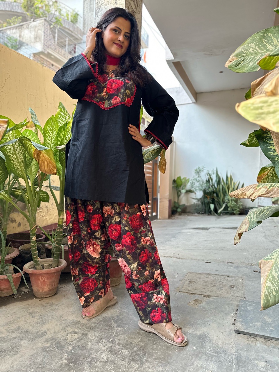 ‘Rose’ Farshi salvar set view 4