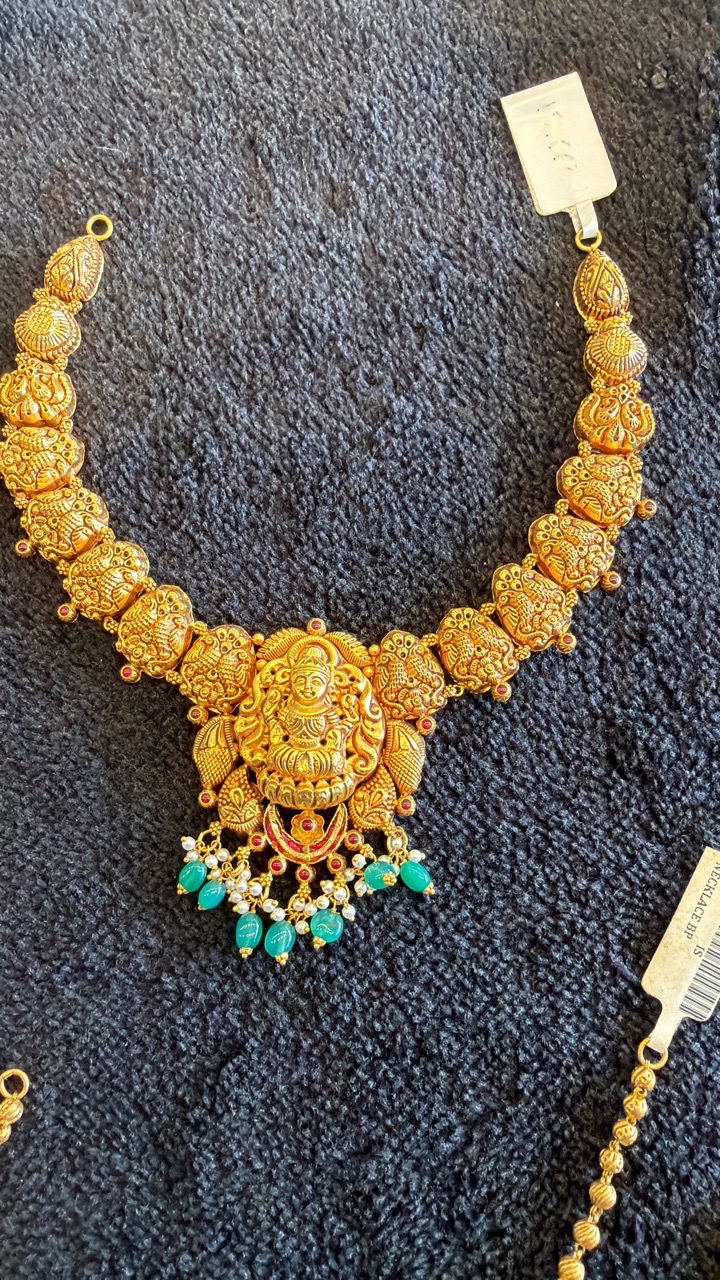 Gold Choker view 5
