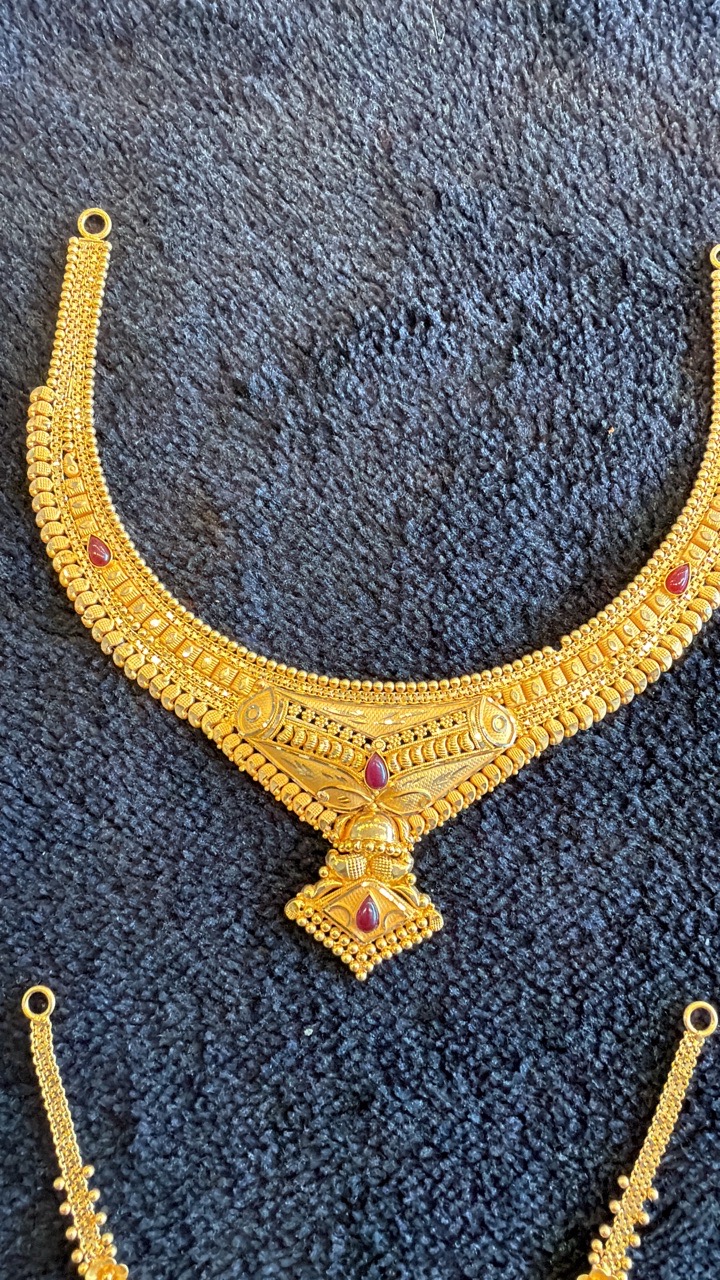 Gold Choker view 2