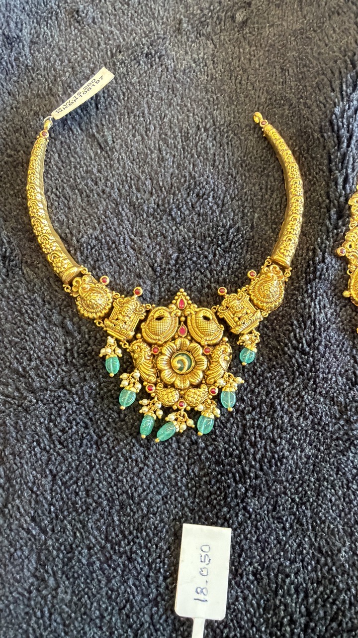 Gold Choker view 7