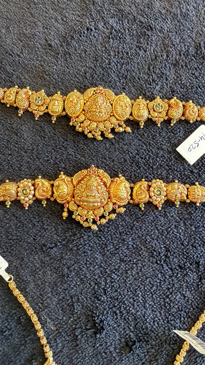 Gold Choker view 10