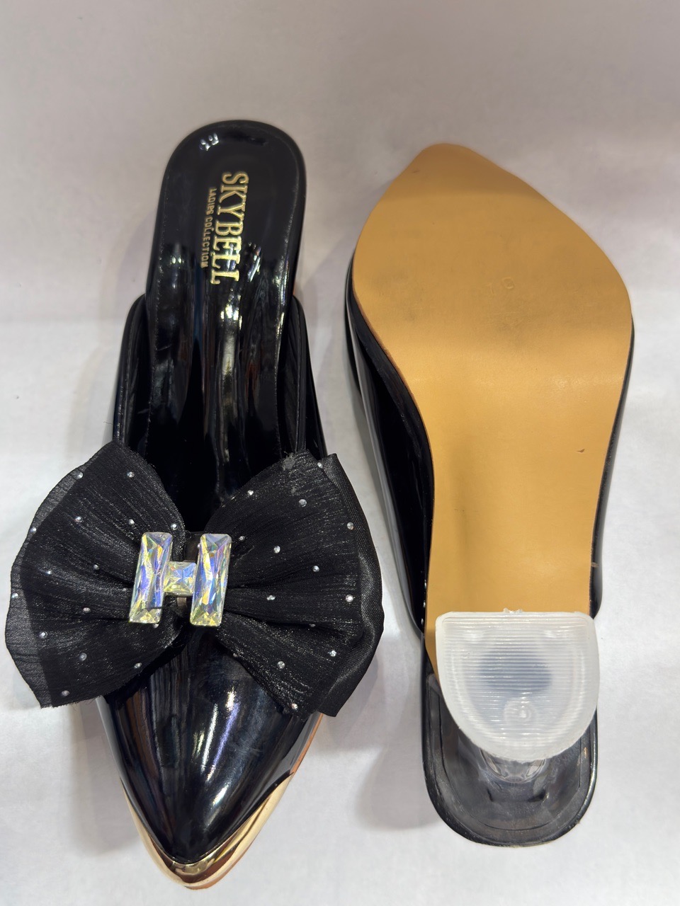 Buntoo Back Open Stylish Girls And Women Black Colour view 2