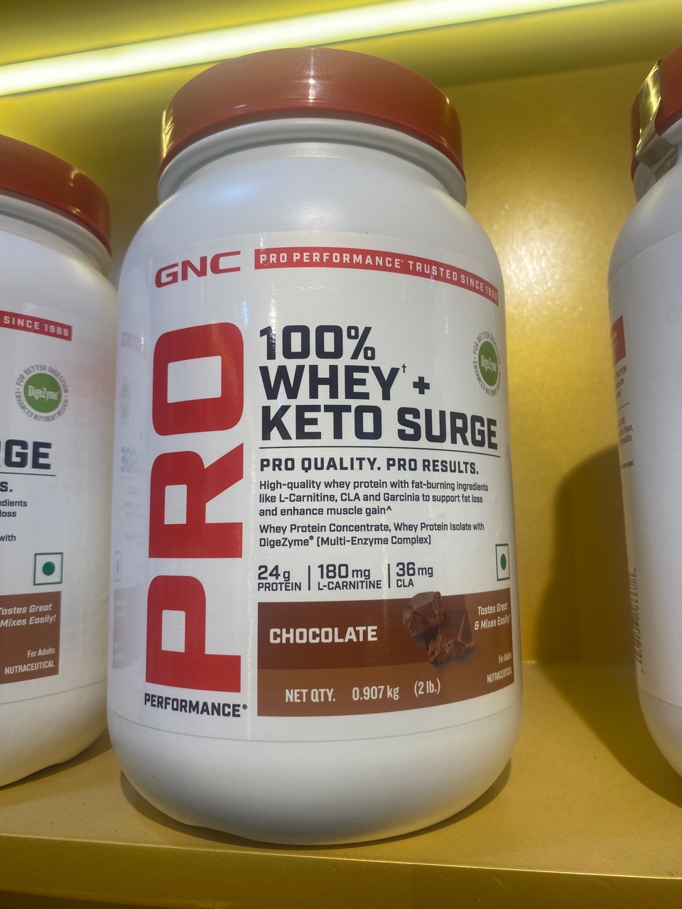 GNC PRO 100% Whey + Keto Surge 1kg view 2