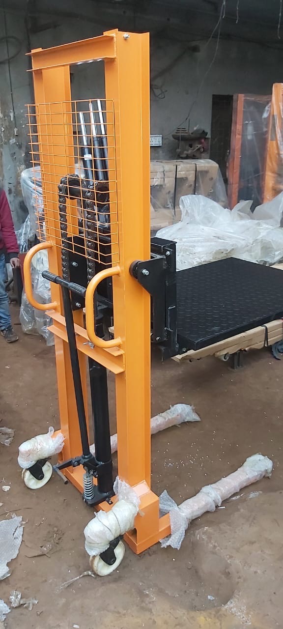 Hydraulic Hand Stacker view 2